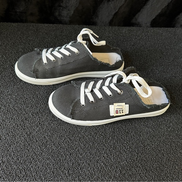 Canvas Slip On Sneakers - Picture 5 of 11